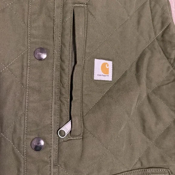 Carhartt Green Quilted Vest, relaxed fit and rugged flex size XL (16-18) - Picture 2 of 6
